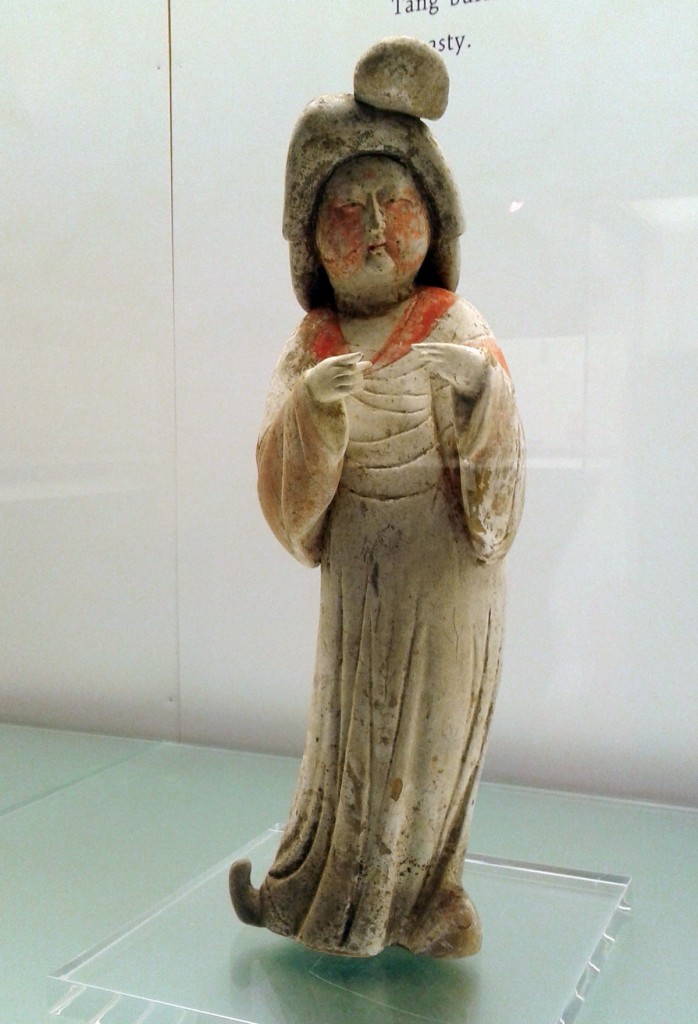 唐代女俑公仔